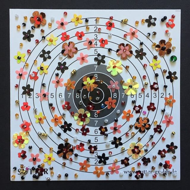 Zielscheibe mit Blüten, 14x14 cm, 2017, (c) Doreen Trittel Zielscheibe mit Blüten, 14x14 cm, 2017, (c) Doreen Trittel