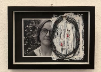 Die Ketten meiner Oma Collage/ Assemblage, Materialmix, 2018, (c) Doreen Trittel